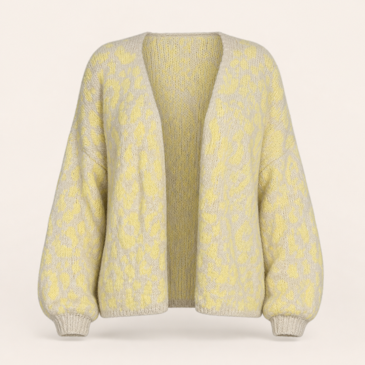 Strickjacke Livia in Buttermilk, Vorderansicht